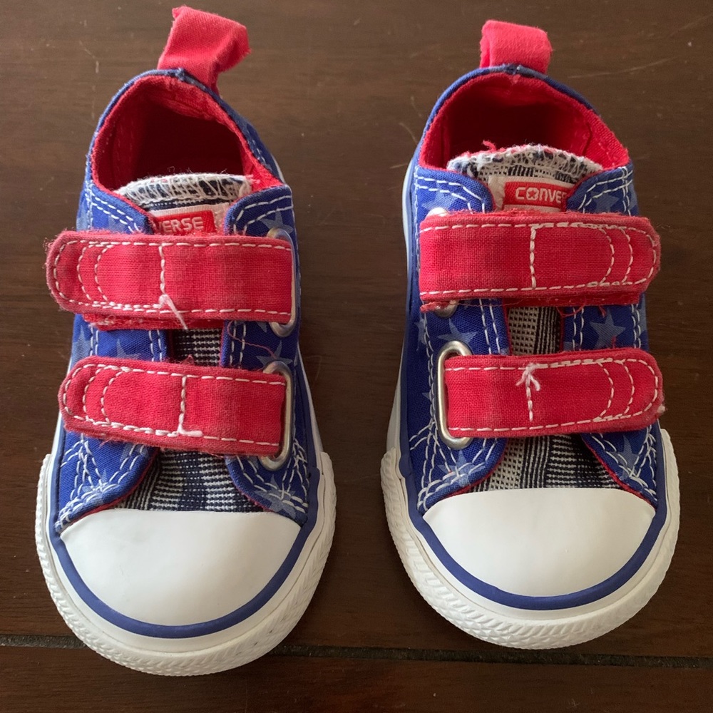 Super Cute Converse Toddler Chuck Taylors size 5 patriotic 4th of July